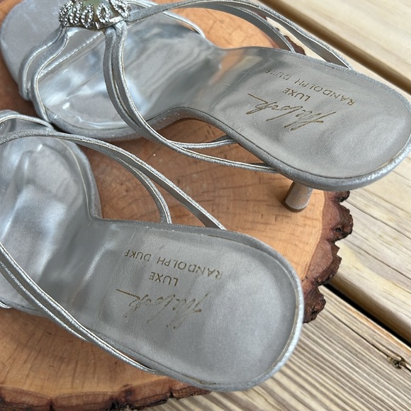 ❌ DONATED ❌ - 💚 3 for $12 💚 - The Look Luxe Randolph Duke Heels - Picture 7 of 16